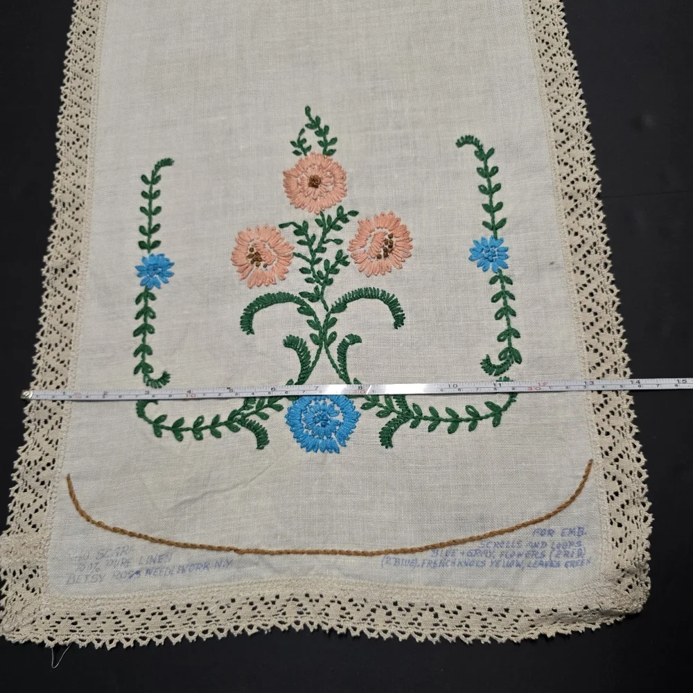 Betsy Ross Needlework NY For EMB Vintage Needlepoint Art Linen Scarf 39
